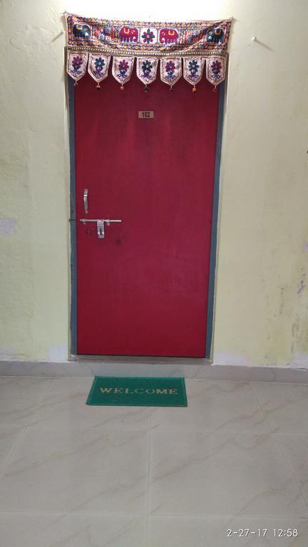 Radha Krishna Home Varanasi Exteriör bild
