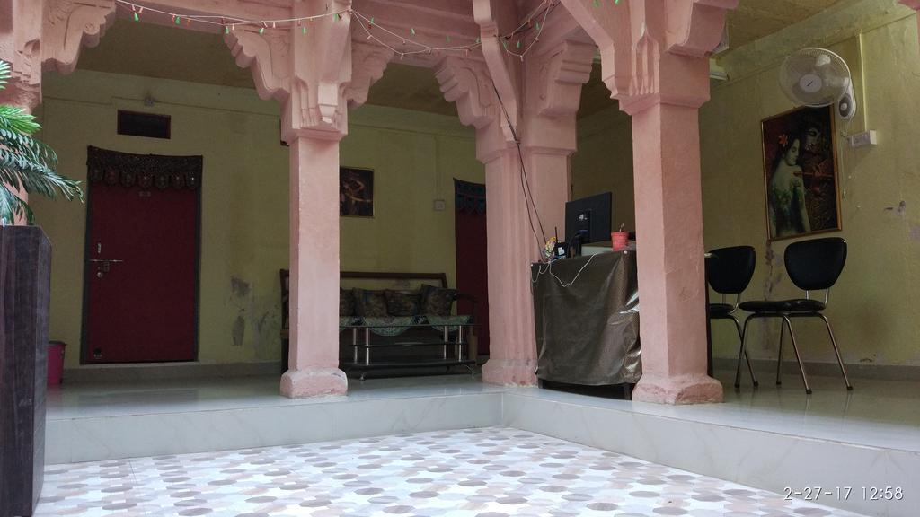 Radha Krishna Home Varanasi Exteriör bild