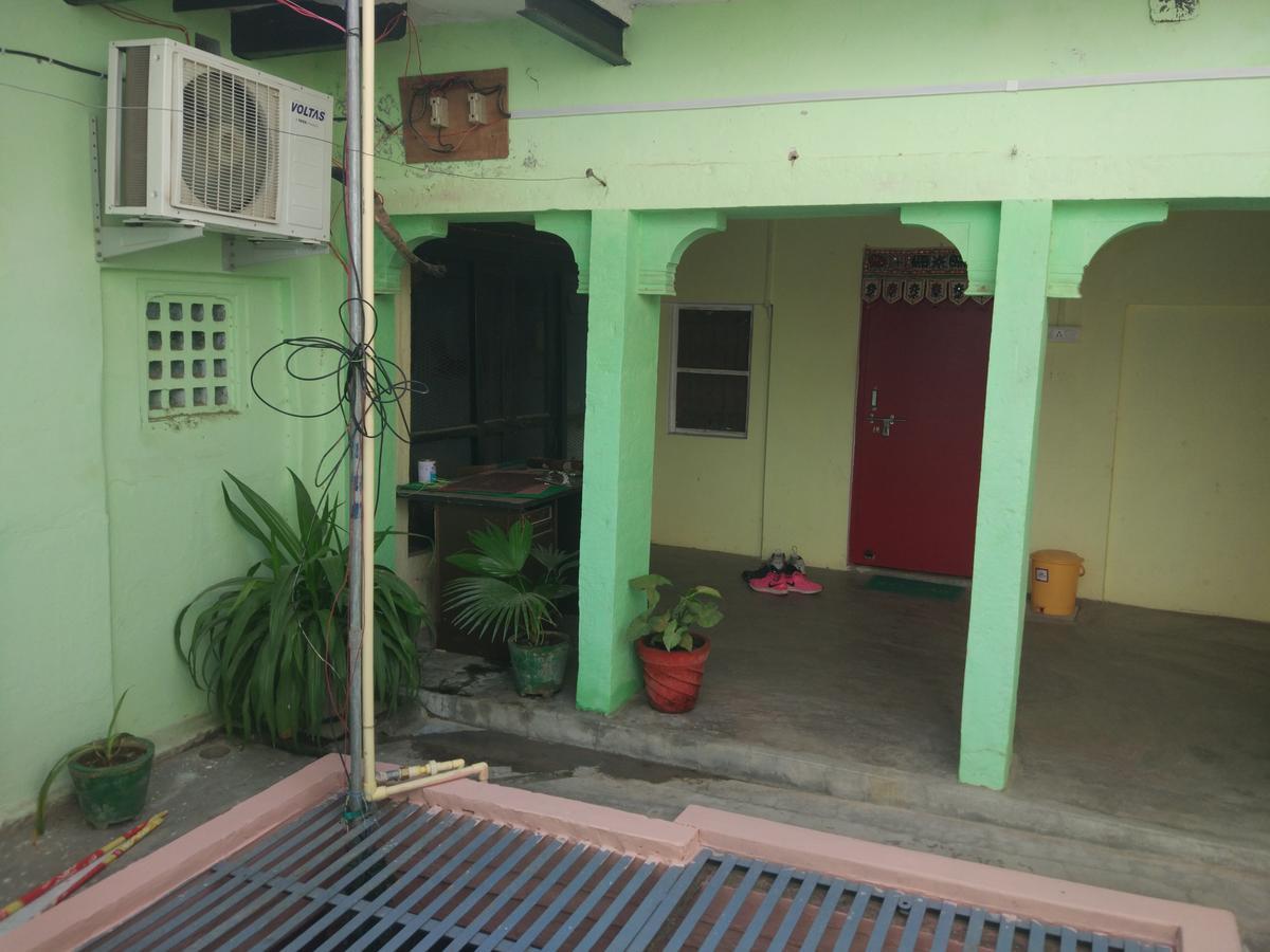 Radha Krishna Home Varanasi Exteriör bild