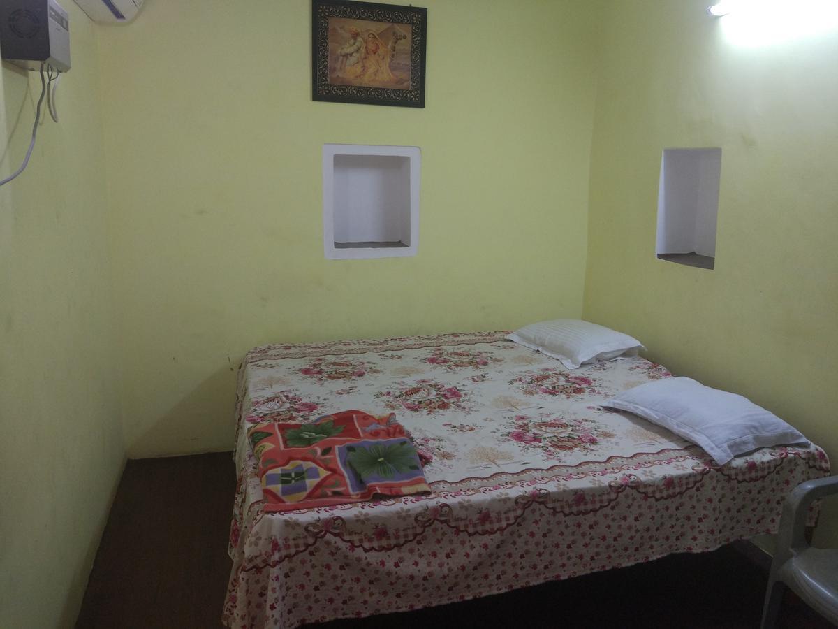 Radha Krishna Home Varanasi Exteriör bild