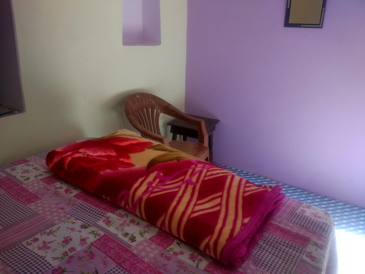 Radha Krishna Home Varanasi Exteriör bild