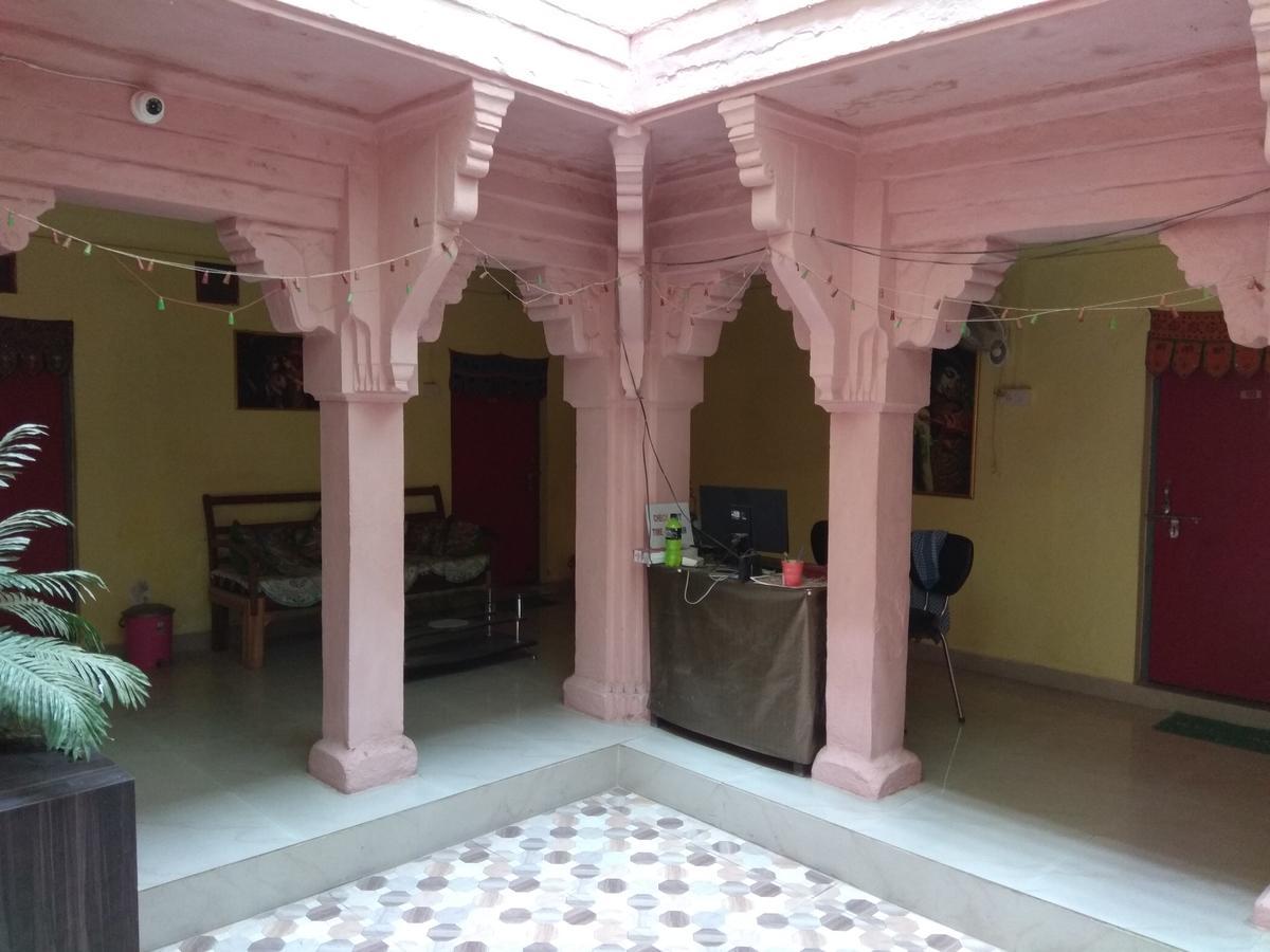 Radha Krishna Home Varanasi Exteriör bild